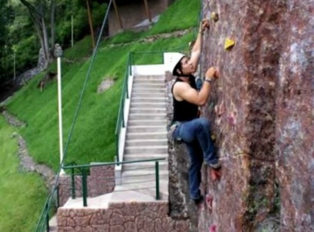 Escalando en el hotel